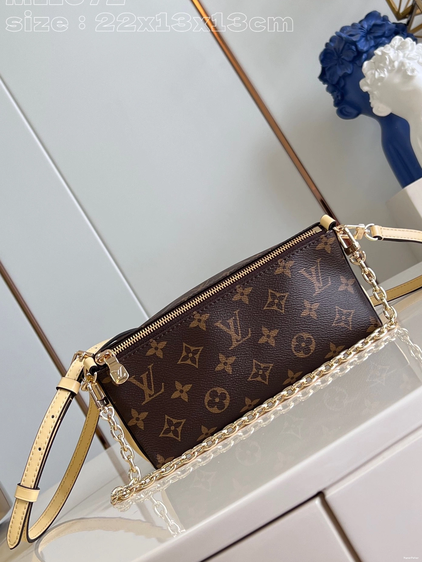 VUITTON Pouch-22.5*13*13CM LOUIS Bloom 0818